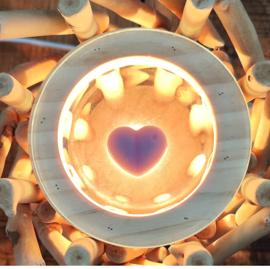 Diffuseur à flamme ou diffuseur électrique : lequel choisir pour votre intérieur ?